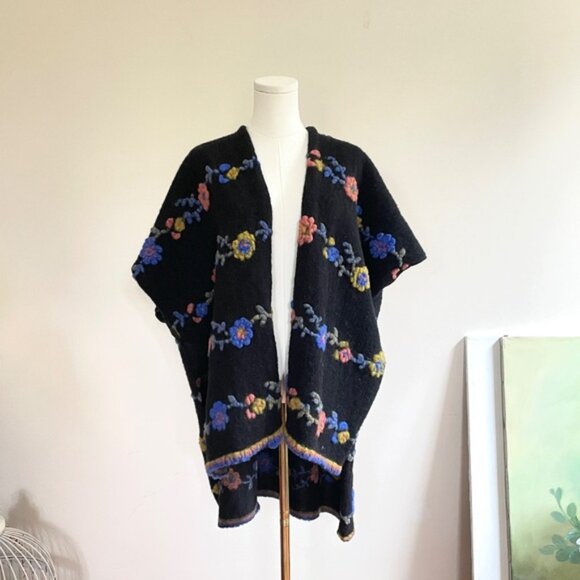 Italian Wool Blend 3D Floral Poncho Kimono Cape Oversized Boho Cottage Festival - Picture 4 of 9